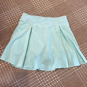 Nike women’s teal skirt size extra small.